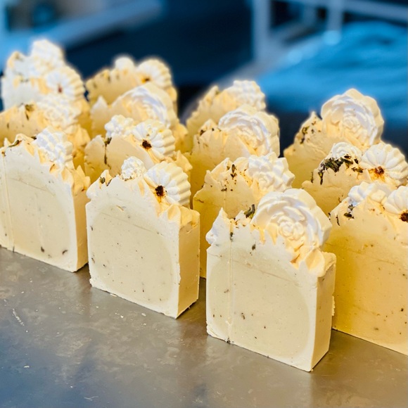 Lavender & French Vanilla Goat Milk & Cream Lather - Picture 5 of 7